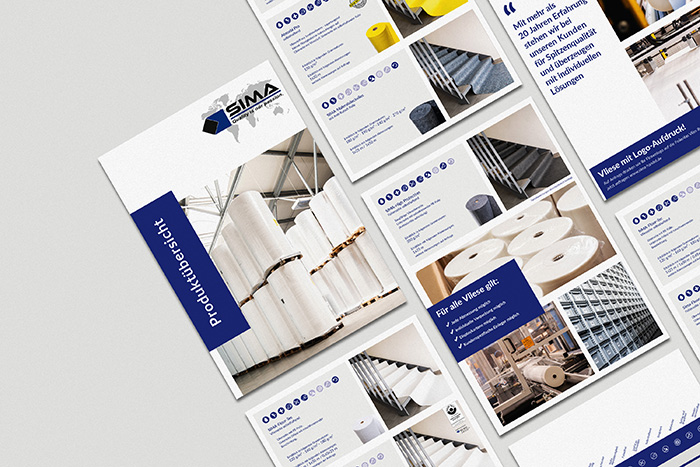 Produktflyer gestapelt